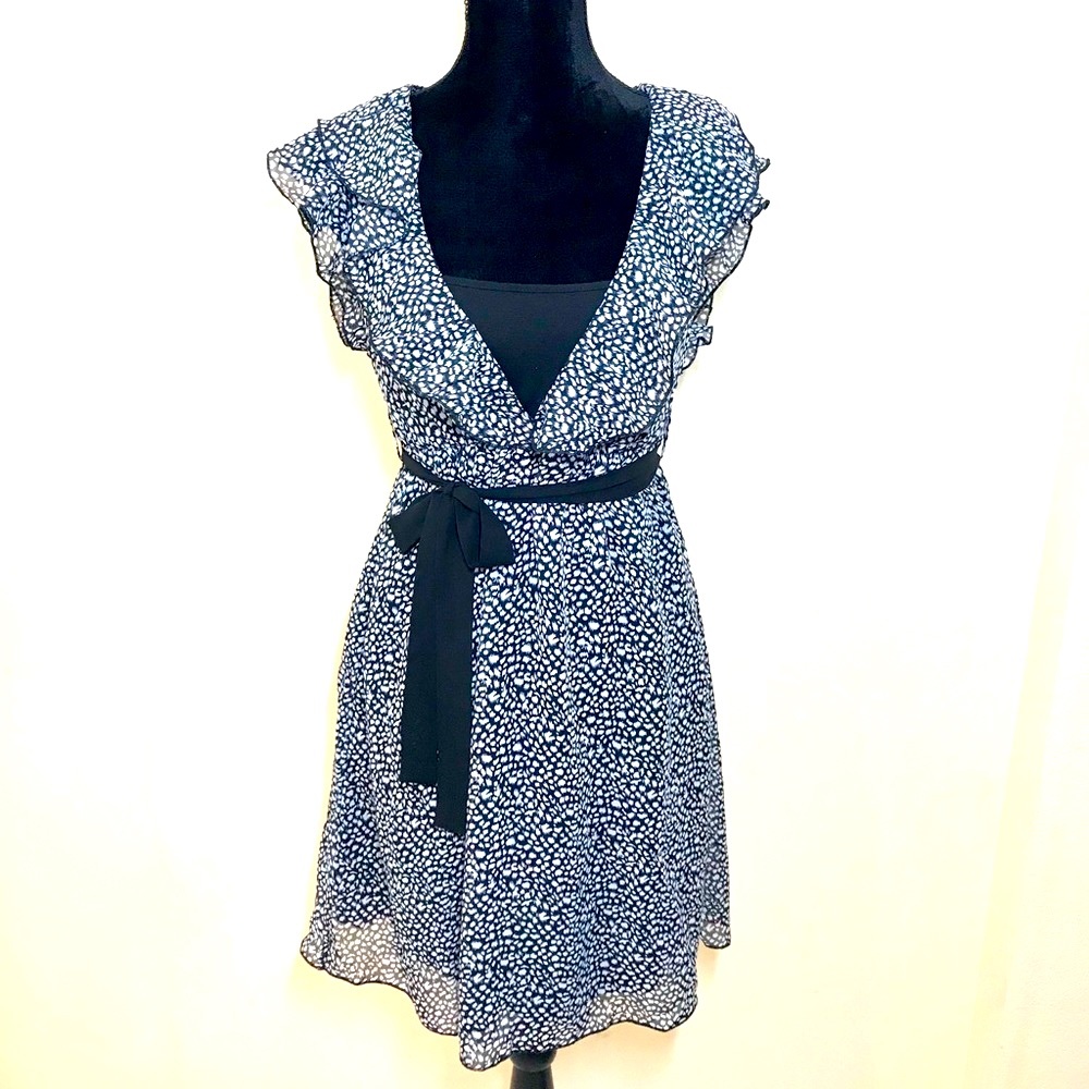 PRETTY SASH DRESS - Picture 2 of 10